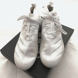 Worn one time Adidas football cleats- mens 8
